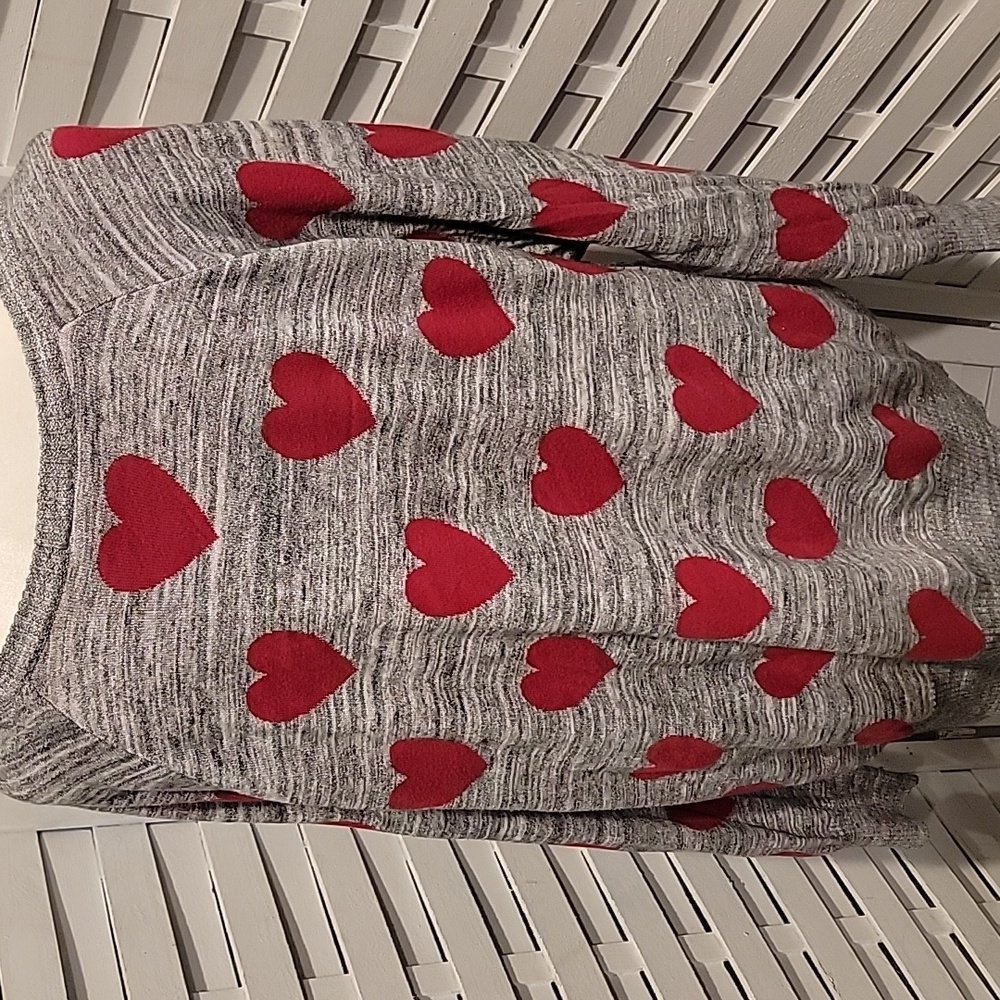 Torrid Gray And Red Heart Sweater Size 2X - Picture 4 of 4